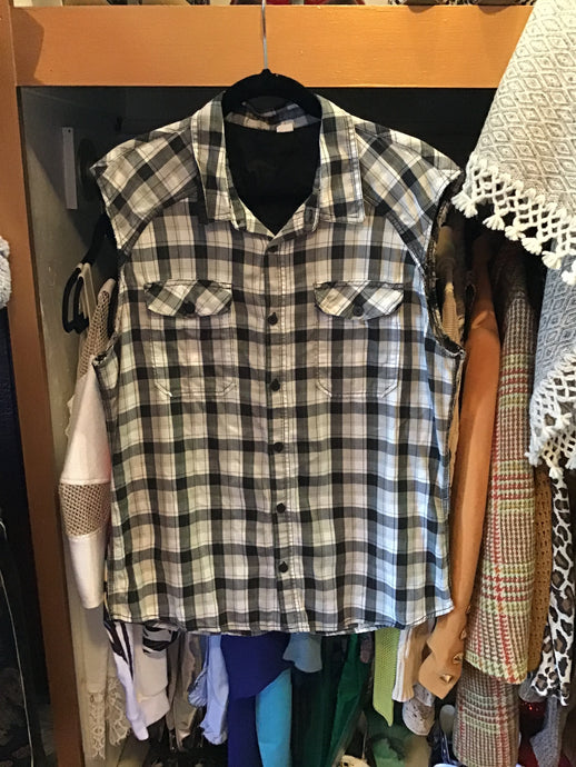 Black/White plaid Cut Off Button Down