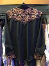 Load image into Gallery viewer, Black Western Shirt w/ Floral Embroidery