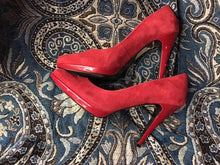 Load image into Gallery viewer, Red Suede/Patent Leather Pumps