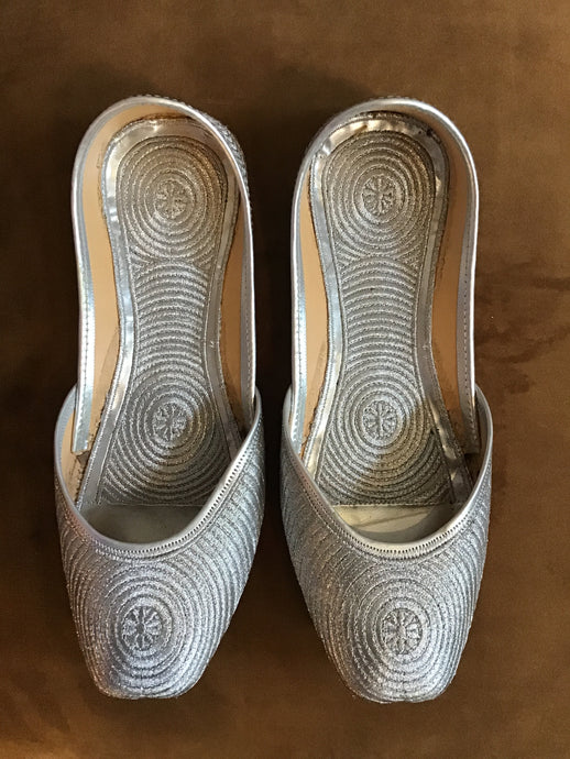 Punjabi Jutti Slipper (Silver Thread)
