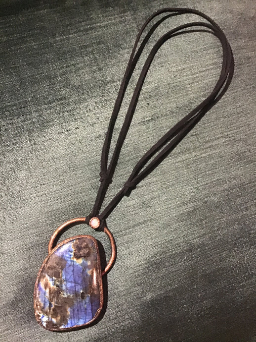 Hannah: Lg Labrado Necklace